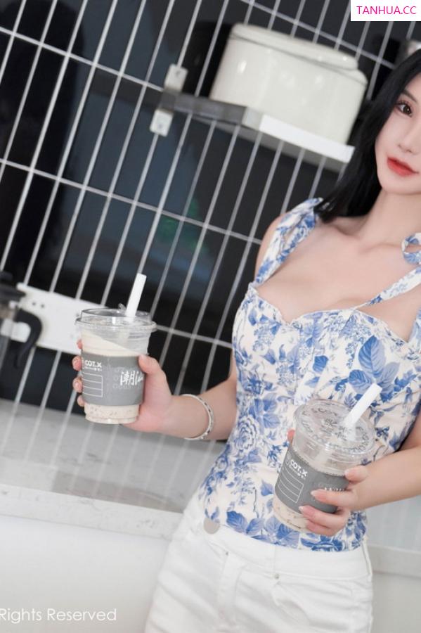 周于希dummy  [XiuRen]高清写真图 2023.08.11 No.7225 周于希Sally 厦门旅拍第14张图片